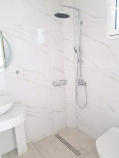 Haraki Mare Studios beach front - 1