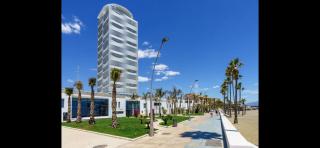 No10 - Beachfront Estepona close to port, 2 bedroom, 2 bathroom, sleeps 5 - Estepona - 8