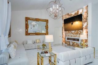 Stunning House with Beautiful Lake View - Wellington - 1