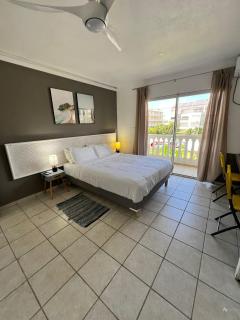 1 bedroom apartment near Mulletbay beach - 0