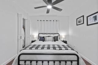 The Modern Farmhouse - Scottsdale - 6