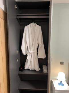 Modern suite - Feltham - 2