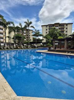 Family getaway, pool, beach and surf - 4