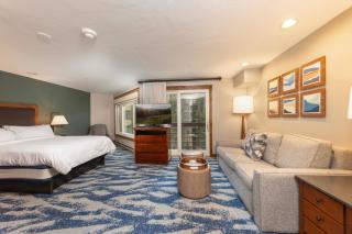 NEW! Marriott Slope View Ski in Ski out Luxury Studio Sleeps 4 Full kitchen, Amenities & Fee Parking - 9