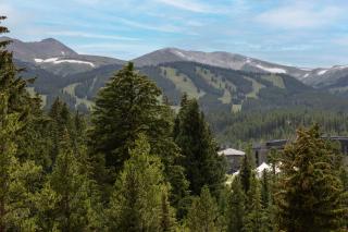NEW! Marriott Slope View Ski in Ski out Luxury Studio Sleeps 4 Full kitchen, Amenities & Fee Parking - 6