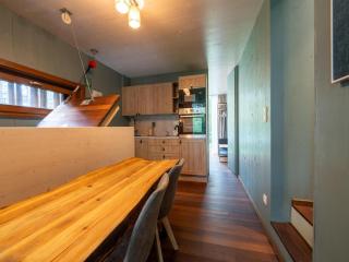 Belvilla Treehouse in woods - - 8