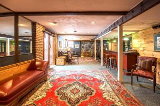 Private Tavern, Hot Tub, 8-Fireplaces, Spa Baths, Fire Pit, Baths Ensuite - Shop or Ski! - Landgrove Town Center - 7