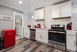 Urban Retreat 1BR with Free Park - 2