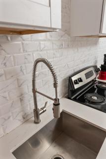 Urban Retreat 1BR with Free Park - 1