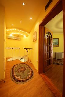 Hotel Perfect - Warna - 1