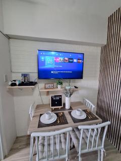 AJO PLACE TAGAYTAY unit 650 WITH PS4 & FREE PARKING - Tagaytay - 5