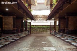 Segara Sadhu Inn Kuta by ecommerceloka - Kuta - 7