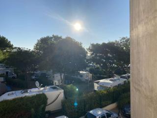 Studio agréable avec parking privatif et Wi-Fi à Balaruc-les-Bains - FR-1-553-273 - 2