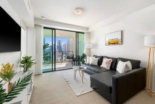 Stunning unit-perfect location - Gold Coast - 8