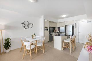 Stunning unit-perfect location - Gold Coast - 7