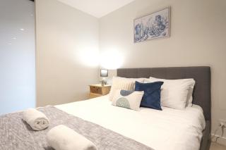 Central Melbourne 1br1ba Apt With Balcony - 7