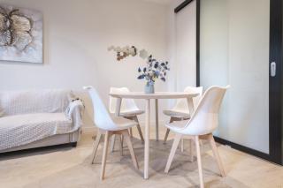 Central Melbourne 1br1ba Apt With Balcony - 6