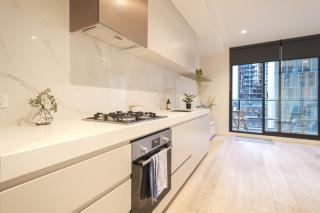 Central Melbourne 1br1ba Apt With Balcony - 5