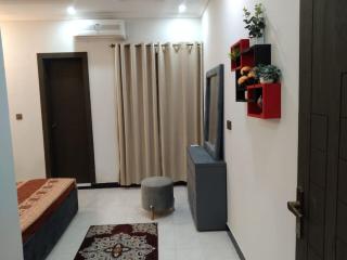 Luxurious Family Entire Apartment in Madina Tower - Islamabad - 3