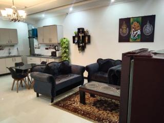 Luxurious Family Entire Apartment in Madina Tower - Islamabad - 0