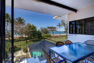 Frangipani Place - Absolute Beachfront - South Mission Beach - 5