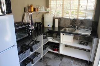 Tucked-Away 1&2 Bedroom Houses - Nelspruit - 4