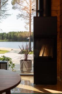 Lakeside holiday home - 0