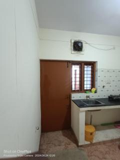 One room in a two bhk -with WIFI, Kitchen & Washing machine - Bangalore - 4