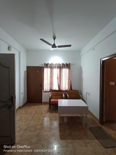 One room in a two bhk -with WIFI, Kitchen & Washing machine - Bangalore - 2