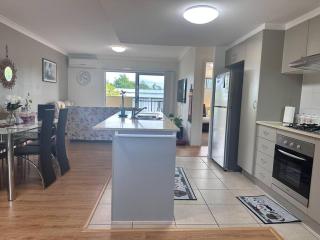 Sweet Mango Hill Apartment w Convenient Location - 1