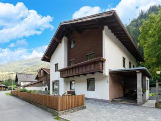 Spacious apartment with balcony - - 0