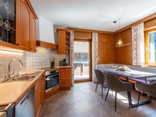 Spacious apartment with balcony - - 1