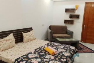 A cozy studio aptt The rest nest - Noida - 3