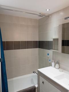 Grand appartement proche port et plages, 6 à 8 pers, 3 chambres, climatisé - 2