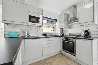 Stylish Home From Home 3 bed house, sleeps 6, private parking, WiFi Leamington Spa - 5