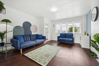 Stylish Home From Home 3 bed house, sleeps 6, private parking, WiFi Leamington Spa - Leamington Spa - 0