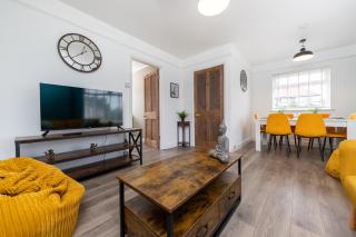 Whole 3 Bedroom House - 2 Free Parking - Saint Albans - 1