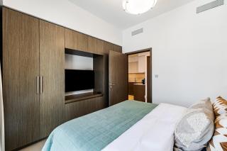 1BR Burj Royale Near Dubai Mall Downtown - 1