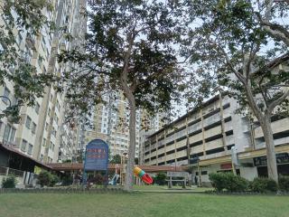 Nicely furnished with pool at Serdang Raya - 6