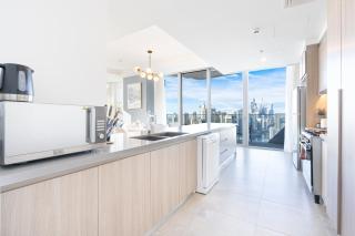 Central Lux Home with Stunning Views on 42nd Floor - 6