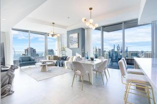Central Lux Home with Stunning Views on 42nd Floor - Dubai - 0