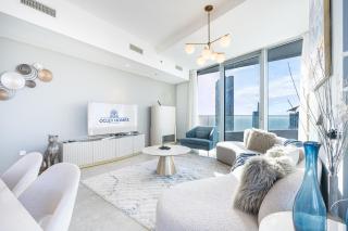 Central Lux Home with Stunning Views on 42nd Floor - Dubai - 3