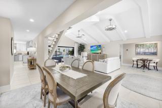 S exposure waterfront home near beach/food/fun - 2