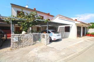 Apartments Miro 1184 - Pješčana Uvala - 1