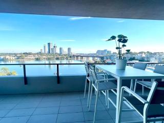 Stunning waterfront 3 bedroom condo with Pool, BBQ - 0