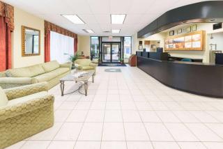 Days Inn by Wyndham Luray Shenandoah - Luray - 8