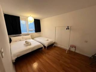 City Residence Steps from Kings Cross Station! - London - 0