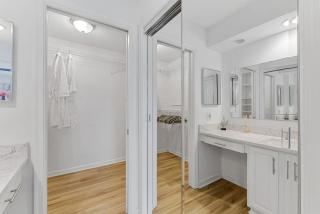 Lakeside Retreat with Private Pool - Wellington - 7