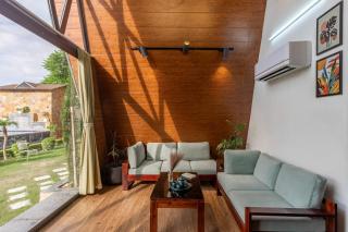 ELIVAAS 4 BHK Pvt Pool & Party Hall - Oakwood Cottages - Jaipur - 7