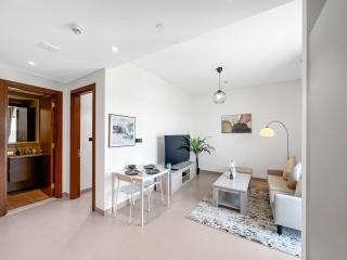 EaseMyTrip - Cozy and Elegant 1BR Apt with Large Pool and View - Dubai - 3